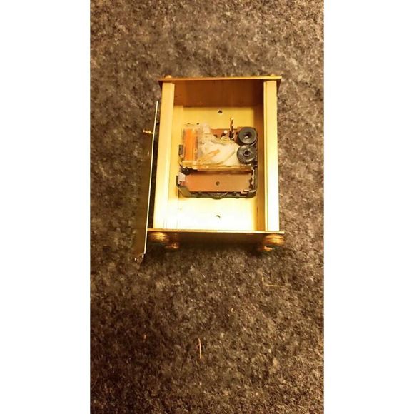 Vintage Belt time brass table top alarm - Picture 4 of 9